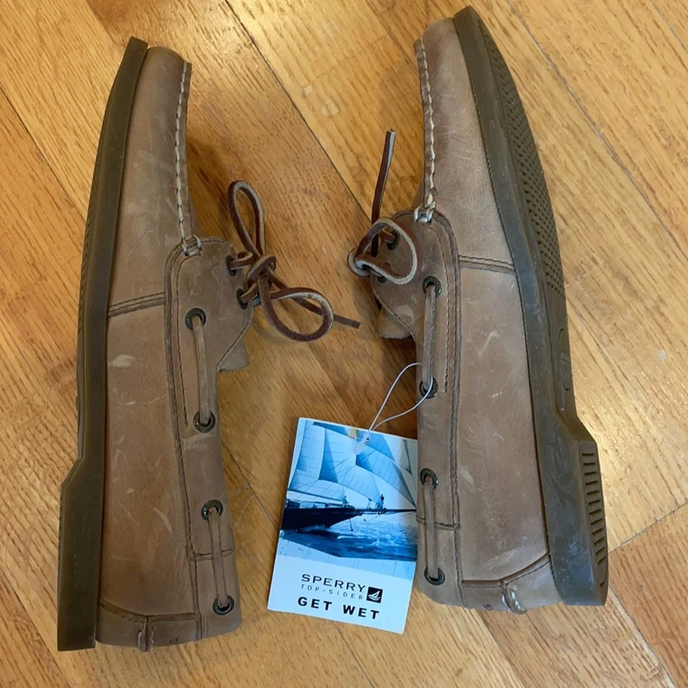 New with tags classic sperry boat shoes in size 7 - Picture 3 of 3